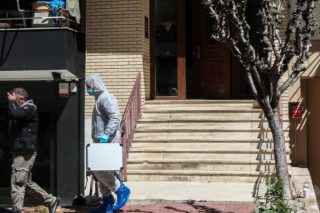 Ζωγράφου: Το χρονικό του θρίλερ με τις δύο νεκρές - «Φοβήθηκα πως θα μου έπαιρναν το σπίτι», λέει ο γιος [βίντεο]